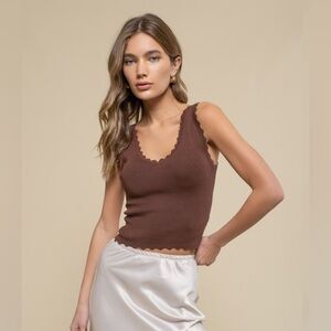 🕊️ 225 - Scalloped Edge Brown Tank Top